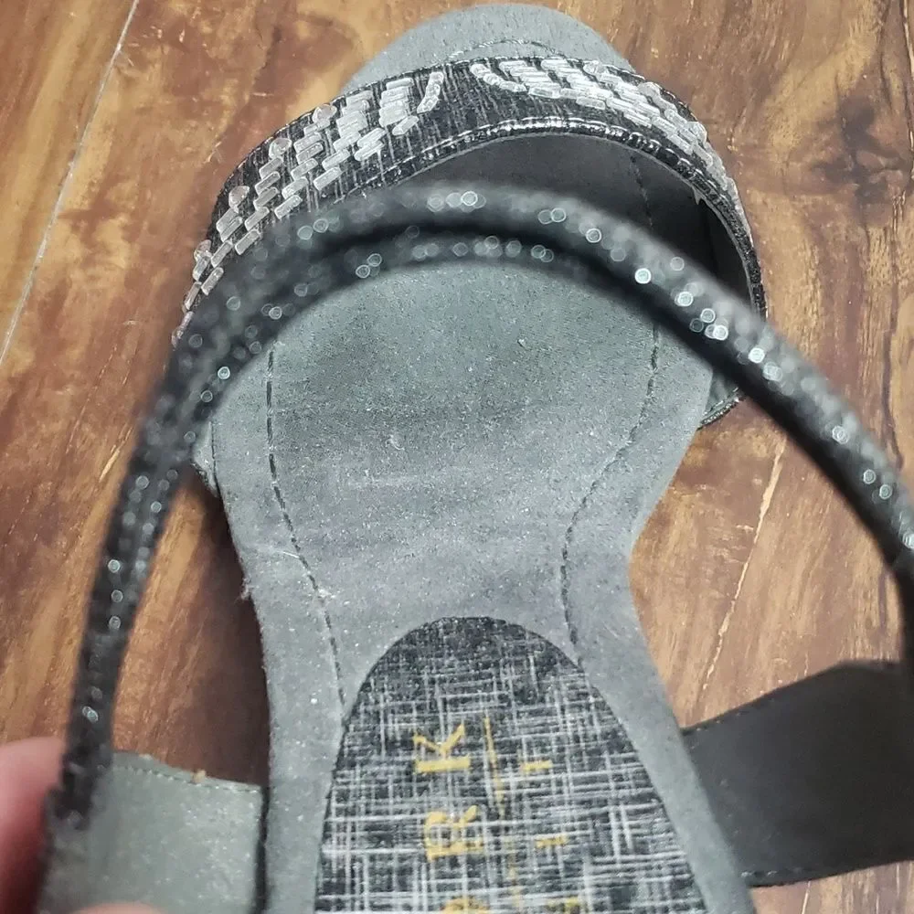 New York Transit Gray Wedged Heels‎